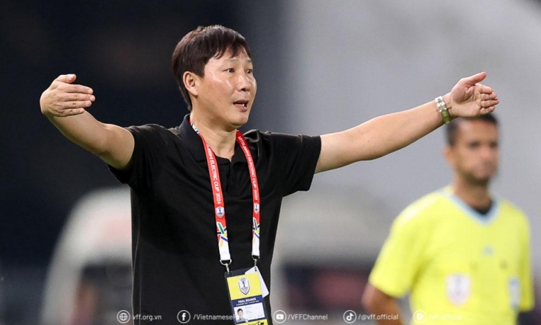 HLV Kim Sang Sik khiến cả Đông Nam Á ngả mũ vì thống kê khó tin