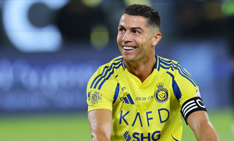 Ronaldo ở lại Al Nassr tới năm 42 tuổi