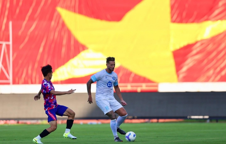 Nam Định tiếp tục thị uy sức mạnh với chiến thắng đậm 3-0