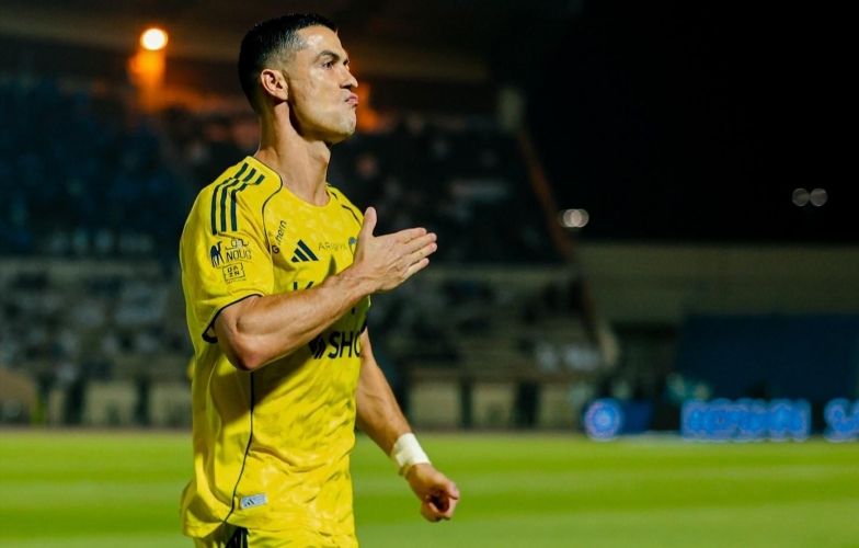 Ronaldo tiếp tục làm điều không tưởng ở độ tuổi 40