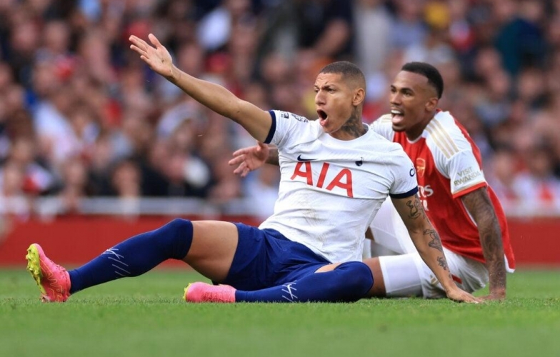 CĐV Arsenal bực tức đòi 'đuổi thẳng cổ' ngôi sao Brazil ra khỏi CLB