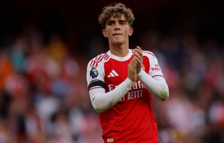 Thiên tài của Arsenal làm điều không tưởng ở nước Anh