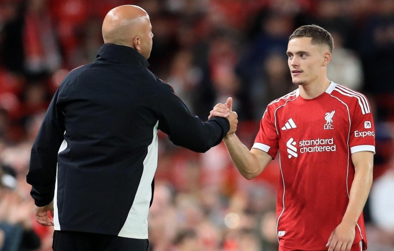 Khó 'trăm bề', tin dữ lại tiếp tục ấp đến với Liverpool