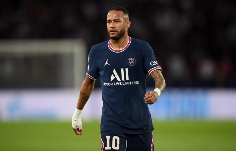 Sinh con thứ 4, Neymar nhận luôn quà từ PSG