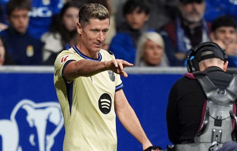 Robert Lewandowski nên rời Barca