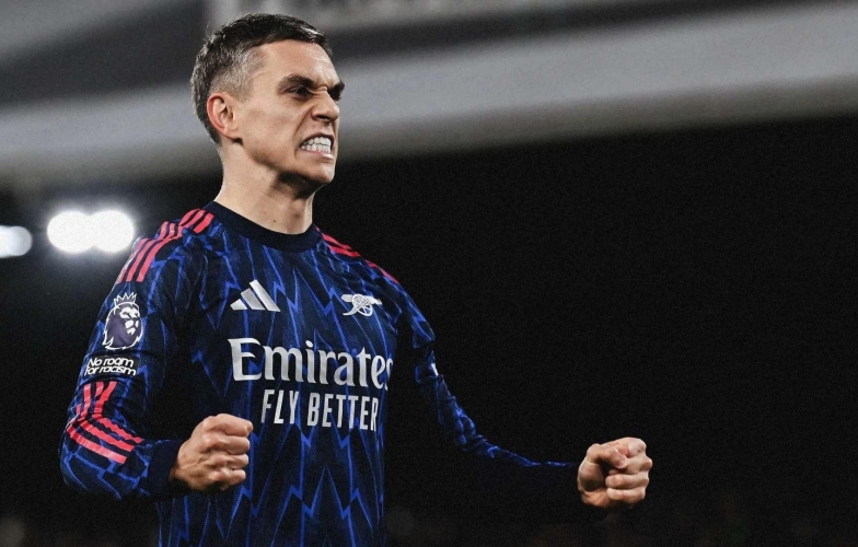 Arsenal tính 'hiến tế' Trossard để đổi lấy thần đồng Serie A