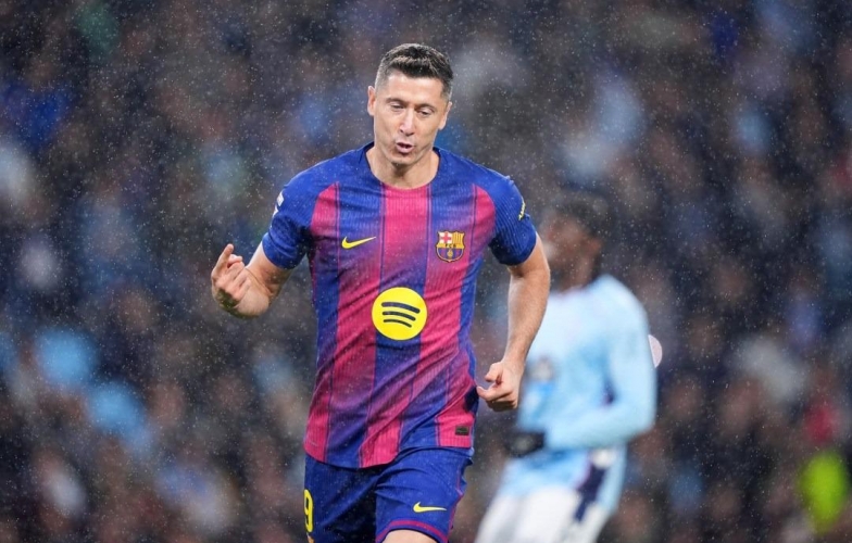 Từ chối đề nghị khủng, Lewandowski quyết tâm ở lại Barca