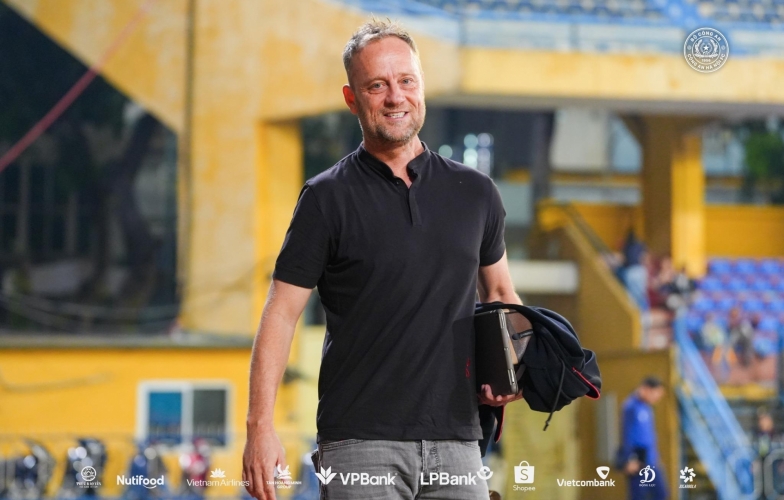 HLV Polking: 'Thẻ đỏ của Đình Trọng là bước ngoặt khiến CAHN thất bại'