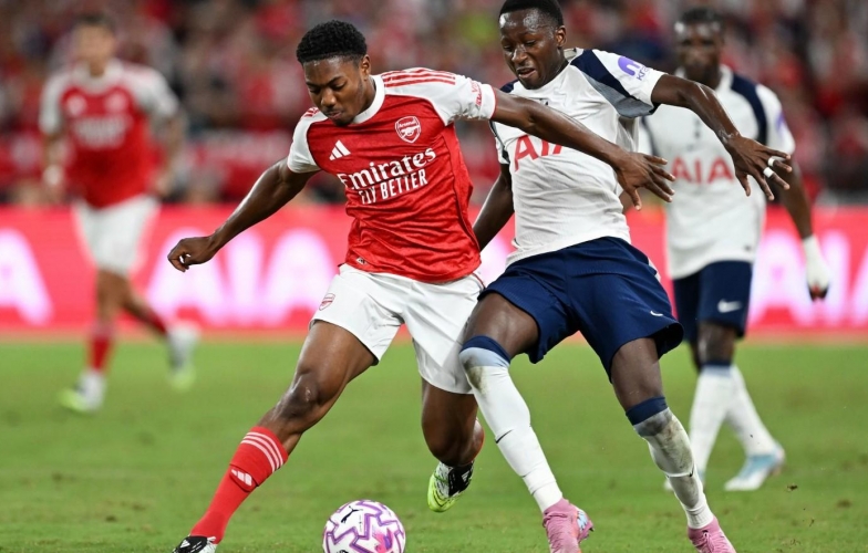 Pape Sarr lập siêu phẩm, Tottenham hạ gục Arsenal đầy bất ngờ