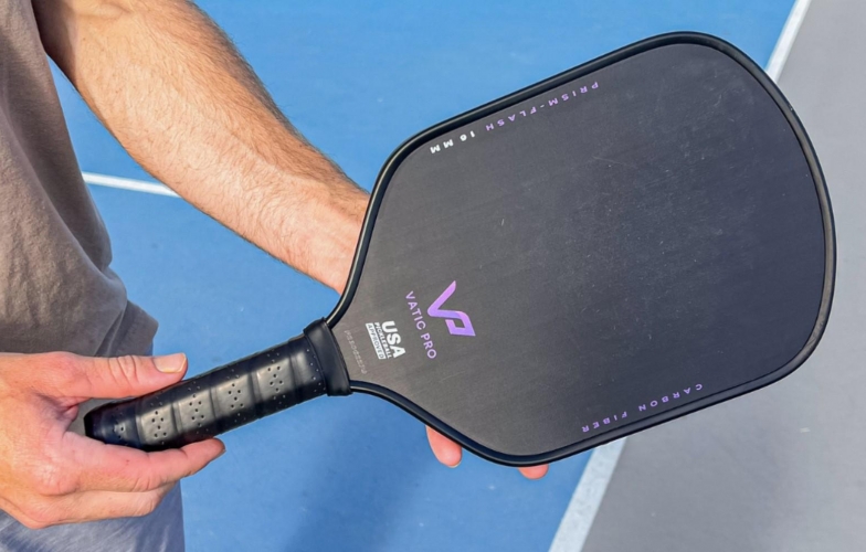 Vợt Vatic Pro Prism Flash: Lựa chọn cân bằng cho người chơi pickleball nâng cao