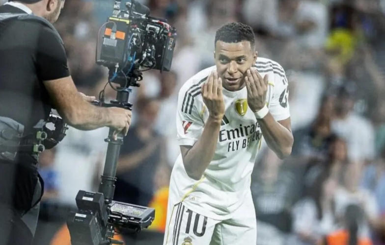 Châu Âu hãy run sợ trước Kylian Mbappe!