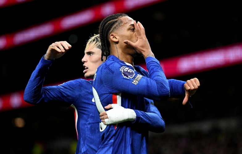 Joao Pedro tỏa sáng, Chelsea quật ngã Tottenham trong trận derby London
