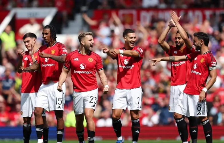 Bảng xếp hạng Ngoại hạng Anh 2025/26 vòng 11: MU chen chân vào top 4?