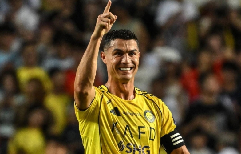 Cristiano Ronaldo: 'Tin tôi đi, tôi ước gì mình đừng nổi tiếng đến thế'