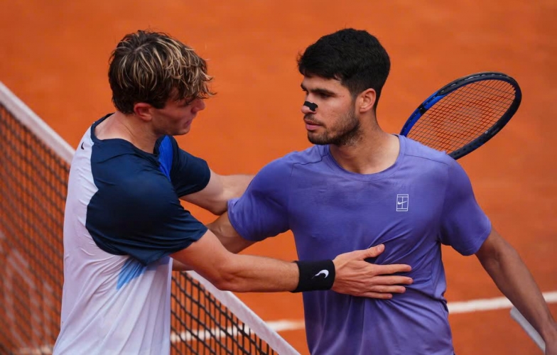 Alcaraz vào bán kết Rome Masters, Zverev và Sabalenka bất ngờ dừng bước