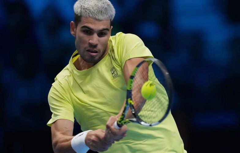 Alcaraz vào bán kết ATP Finals, chắc chắn giữ ngôi số 1 thế giới