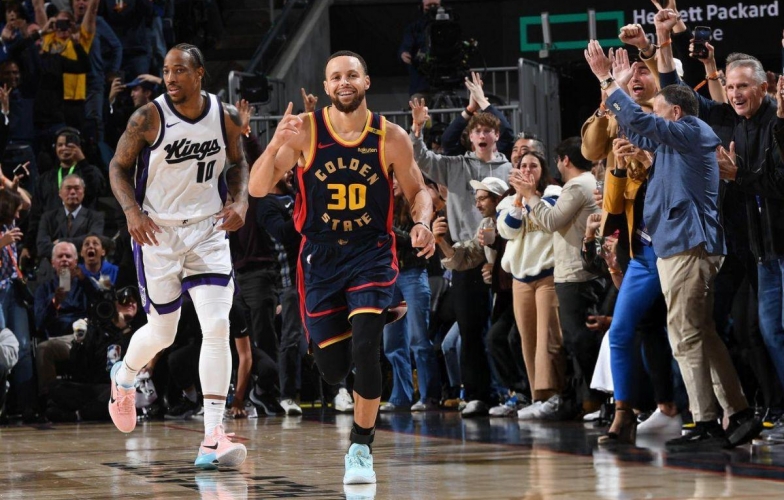 Stephen Curry ném quả 3 điểm thứ 4000, đi vào lịch sử NBA