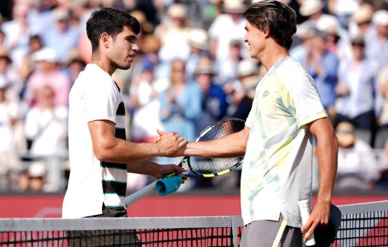 Kết quả tennis 17/6: Alcaraz, Sinner khởi đầu mùa giải sân cỏ thuận lợi