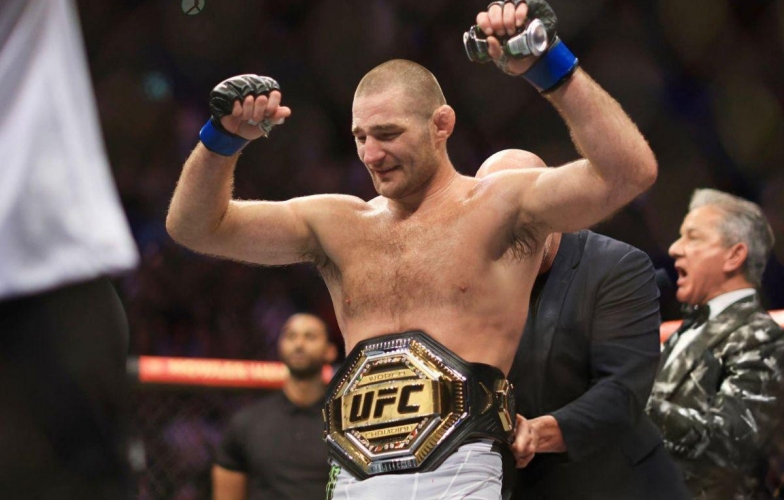 Ẩu đả kịch liệt, cựu vương UFC bị đình chỉ thi đấu