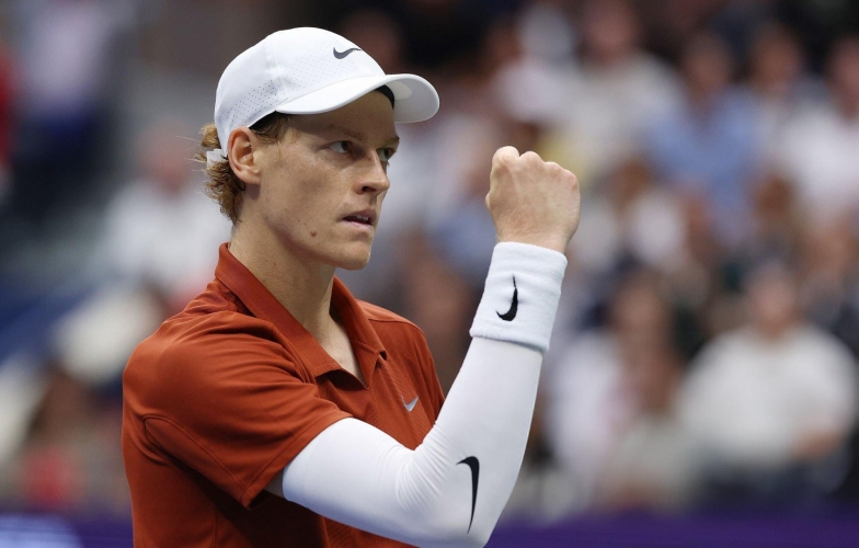 Huyền thoại tennis nghi ngờ Sinner về bê bối doping