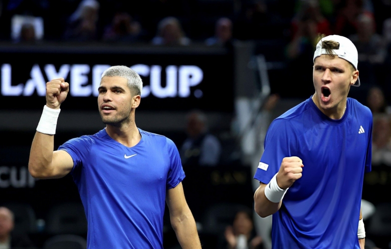 Alcaraz tỏa sáng, tuyển Châu Âu chiếm ưu thế ngày mở màn Laver Cup 2025