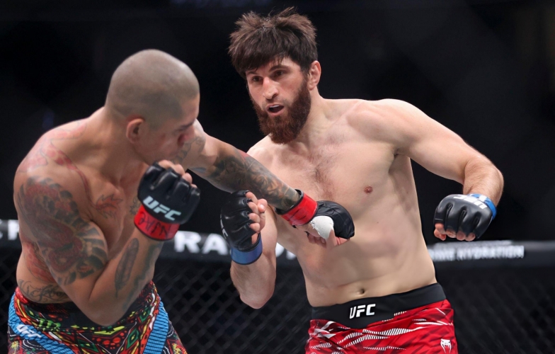 Magomed Ankalaev và Alex Pereira đấu 'võ mồm' bằng... Google Dịch