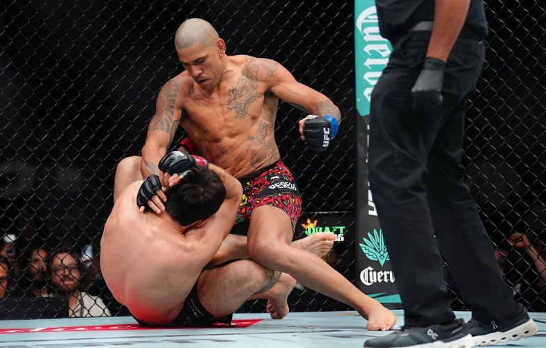 Alex Pereira từ chối khéo Khamzat Chimaev, muốn tìm kiếm thử thách mới