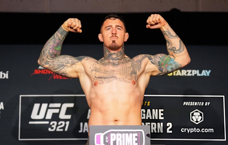 Tom Aspinall dính chấn thương trước trận tranh đai hạng nặng UFC
