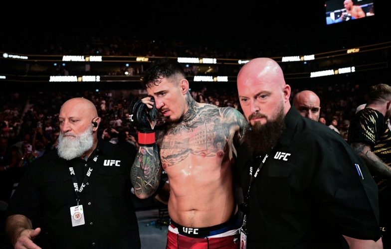 Tom Aspinall cập nhật tình hình sức khỏe sau cú móc mắt ở UFC 321