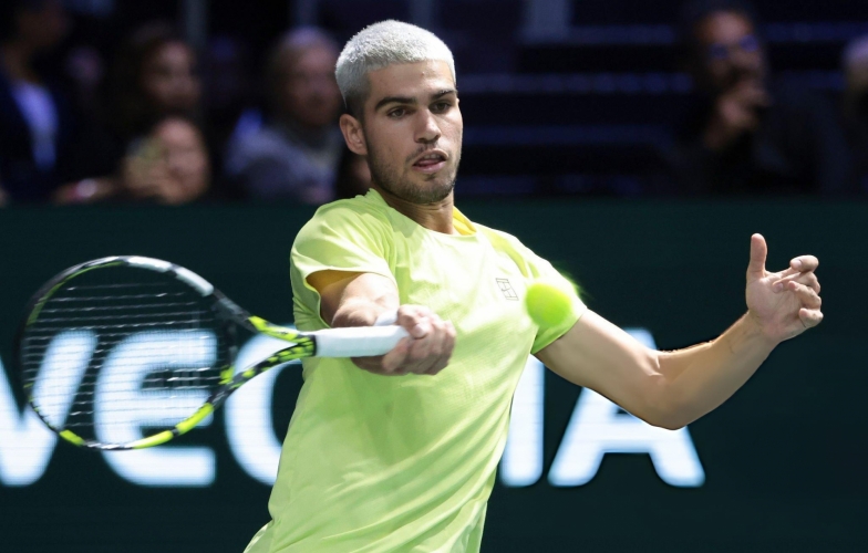 Alcaraz bị chỉ trích sau thất bại ở Paris Masters 2025