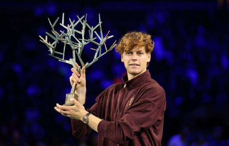 Sinner lần đầu vô địch Paris Masters, trở lại ngôi số 1 thế giới