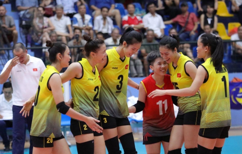 Bóng chuyền nữ Việt Nam thắng với tỉ số không tưởng, rực sáng ở sân chơi châu lục