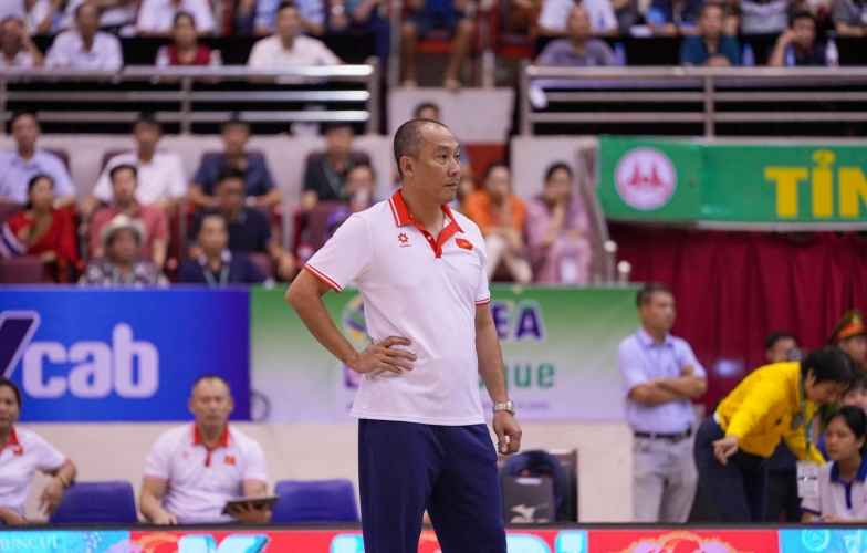 Thua tiếc nuối Thái Lan, HLV Nguyễn Tuấn Kiệt nói thẳng một điều với trọng tài