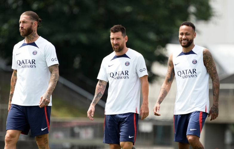 Video khoảnh khắc Messi bực tức với Ramos