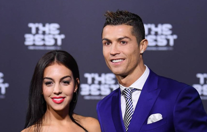 Nghe lời bà xã, Ronaldo chia tay MU để gia nhập bến đỗ không tưởng?