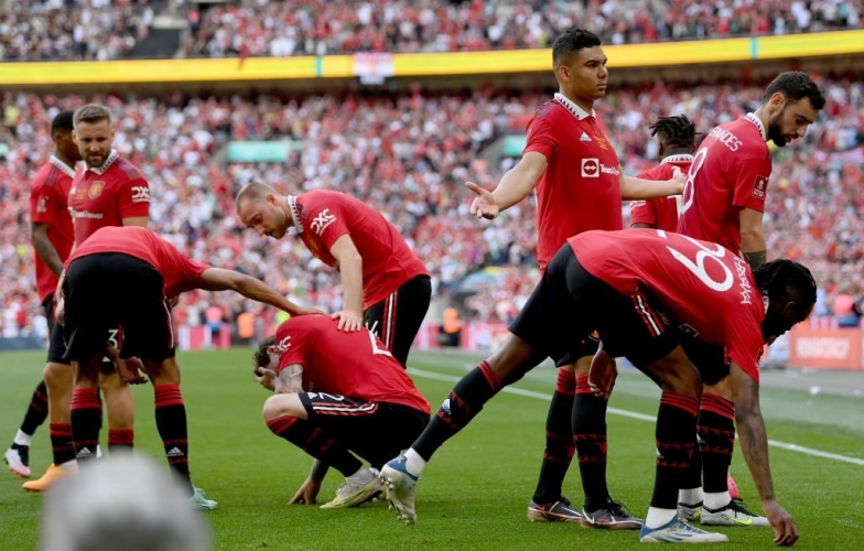 CĐV MU chỉ đích danh tội đồ sau khi thua Man City tại FA Cup