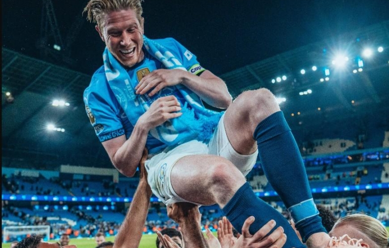 De Bruyne chạm mốc 'vua kiến thiết' Ngoại hạng Anh