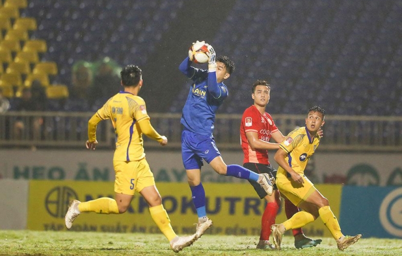 Trực tiếp SLNA 0-2 CAHN: Quang Hải tỏa sáng