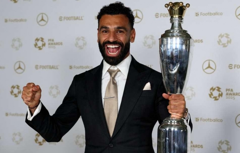 Mohamed Salah giành giải Cầu thủ xuất sắc nhất năm, vượt Henry và Ronaldo để lập kỷ lục mới tại Premier League