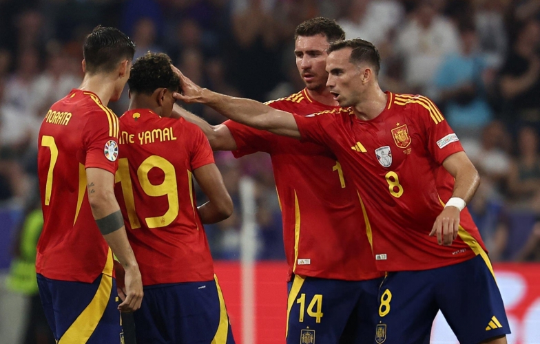 Ngôi sao ĐT Tây Ban Nha bị FIFA cấm thi đấu