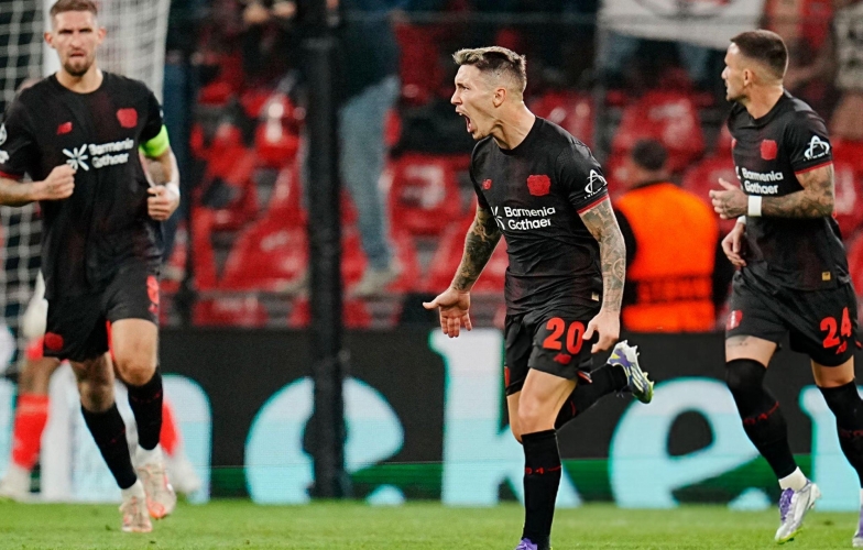 Leverkusen thoát thua kịch tính nhờ 'món quà' phản lưới tại Cúp C1