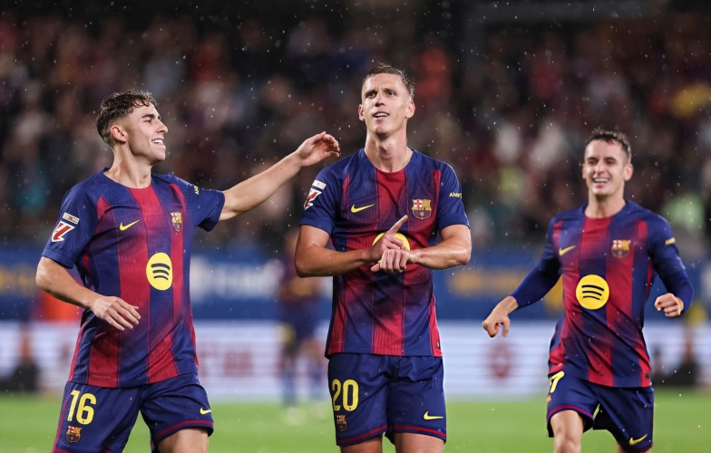 Barca thắng đậm, bám sát Real Madrid trong cuộc đua vô địch