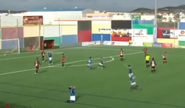 VIDEO: Vỡ òa siêu phẩm 'nã đại bác' đưa đội nhà lên hạng