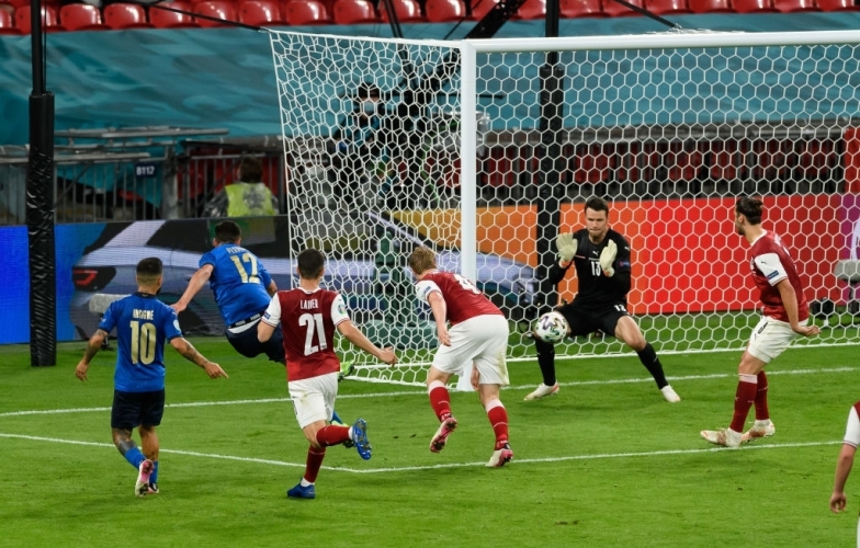 Video bàn thắng Italia 2-1 Áo: Đỉnh cao thay người