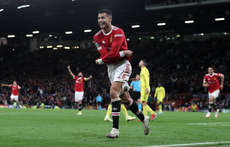 Ronaldo giúp MU ngược dòng ở phút cuối cùng
