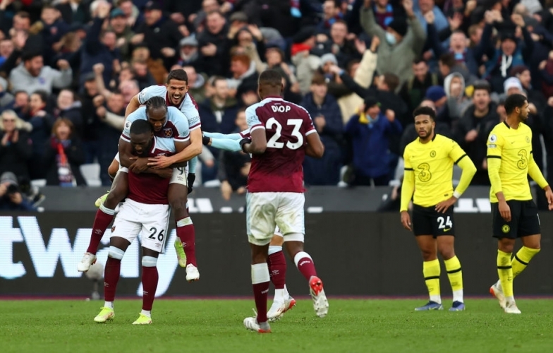 Chelsea thua West Ham: Sự ảo tưởng của ứng viên vô địch