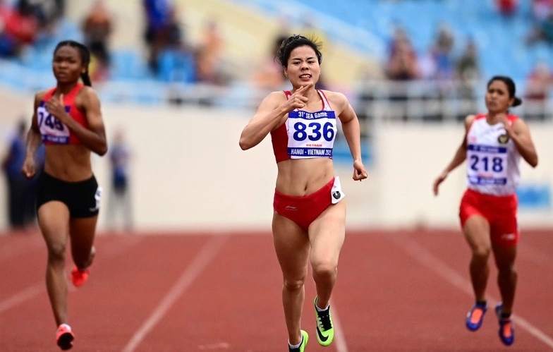 VIDEO: HCV 400m của Nguyễn Thị Huyền ở SEA Games 31