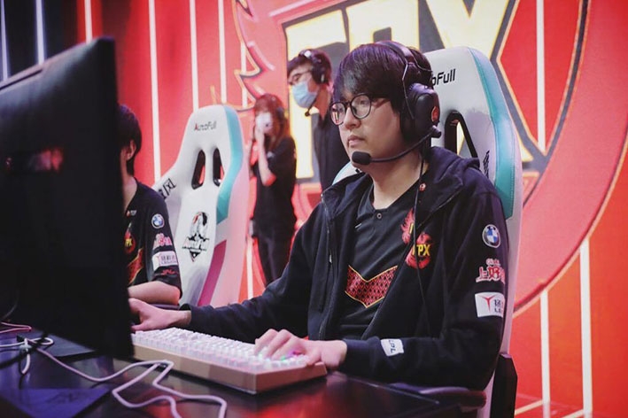 Gimgoon tiếp tục phá game, report SofM trong rank bất chấp việc anh chàng này không làm gì nên tội