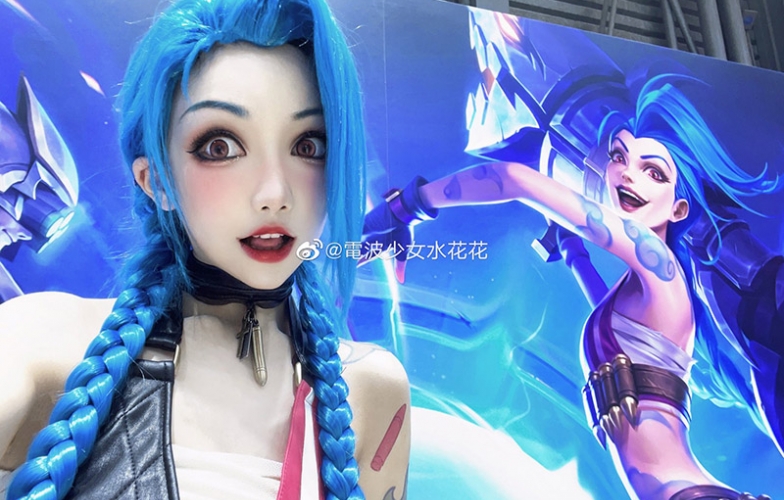 LMHT: Bất ngờ trước bộ ảnh cosplay Jinx xinh hơn cả bản gốc