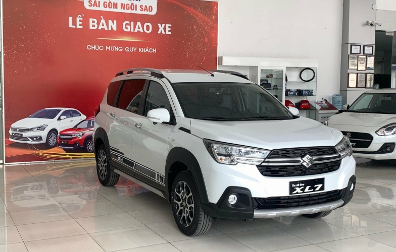 Suzuki XL7 2022 đã có mặt tại đại lý, giá bán mới tăng 10 triệu đồng